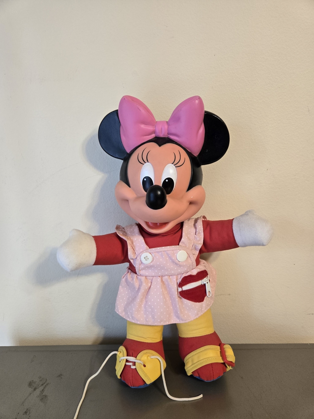 Vintage 1989 Mattel Disney "Learn to Dress" Minnie Mouse 14" Plush Toy